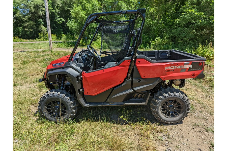 2025 Honda Pioneer 1000 Deluxe