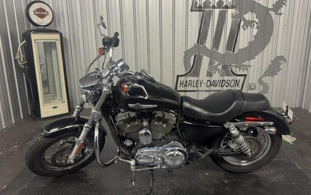 2017 Harley-Davidson® XL1200C - 1200 Custom