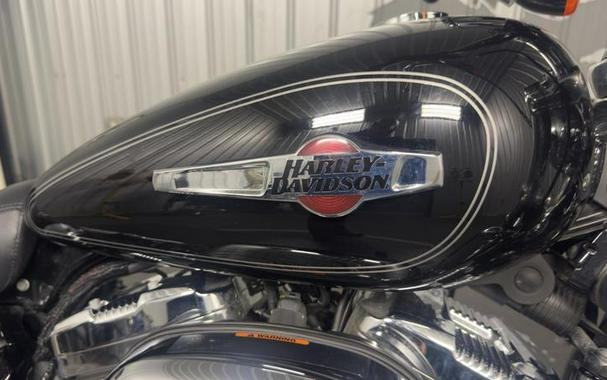 2017 Harley-Davidson® XL1200C - 1200 Custom