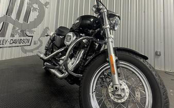 2017 Harley-Davidson® XL1200C - 1200 Custom