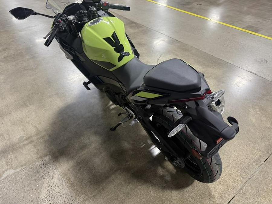 2026 Kawasaki Ninja® 500 SE ABS