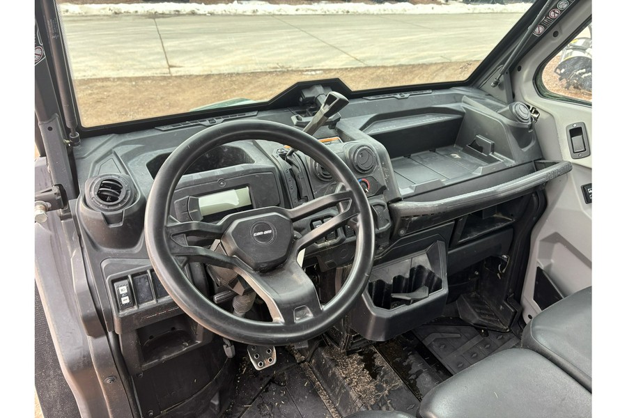 2022 Can-Am Defender DPS CAB HD9