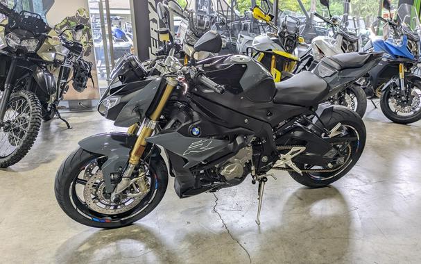 2017 BMW S 1000 R