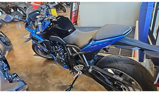 2025 Suzuki GSX800FRQM5