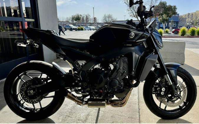 2024 Yamaha MT-09: Only 1573 miles, no dealer fees!