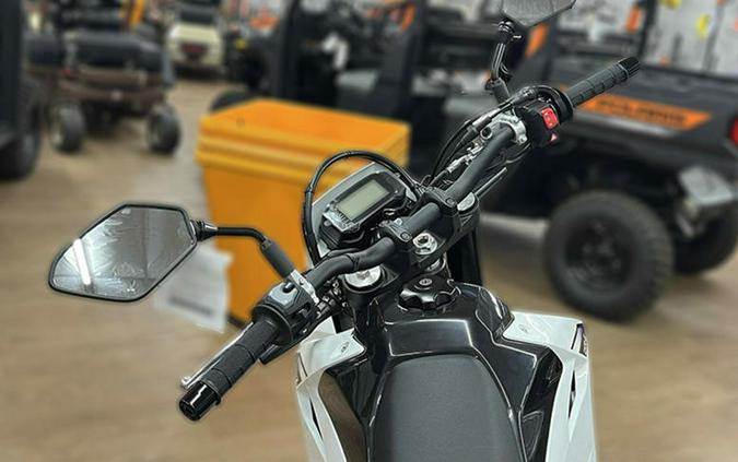 2025 Suzuki DR-Z400SMM5