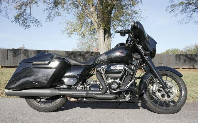 FLHXS 2018 Street Glide Special