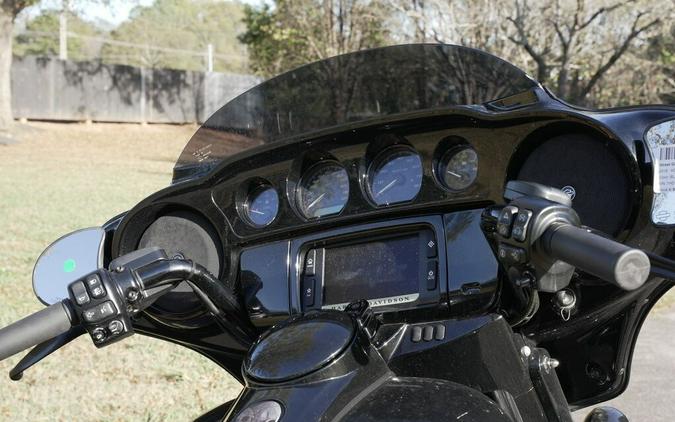 FLHXS 2018 Street Glide Special