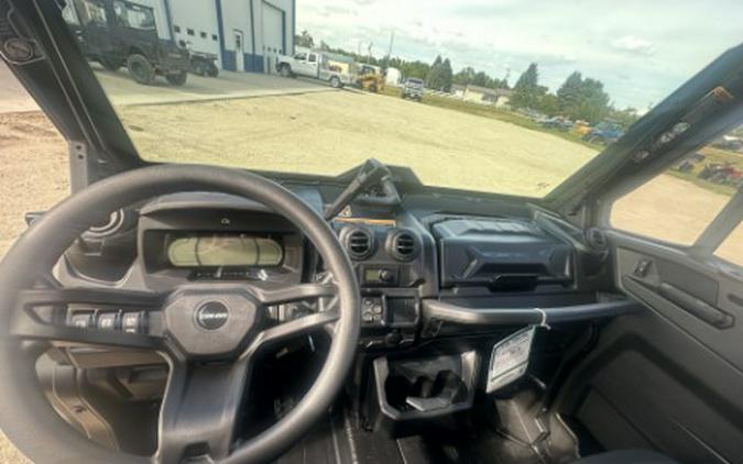 2026 Can-Am Defender 6x6 Limited