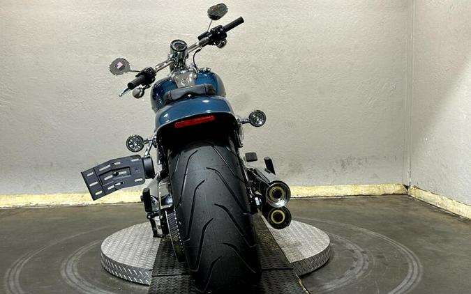 2026 Harley-Davidson® Breakout® TEAL THUNDER