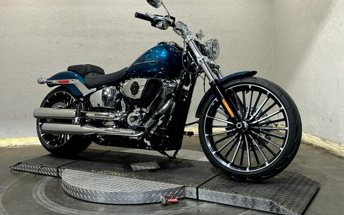 2026 Harley-Davidson® Breakout® TEAL THUNDER
