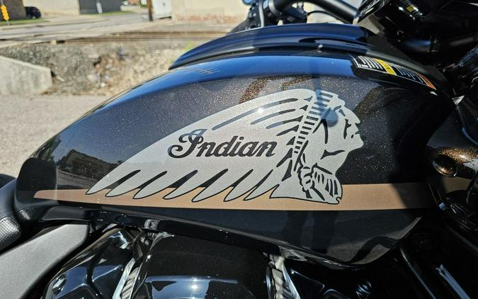 2024 Indian Motorcycle® Challenger® Dark Horse® Icon Smoky Quartz Metallic Pearl/Black Metallic