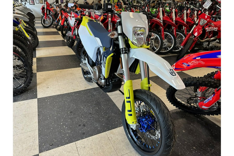 2024 Husqvarna Motorcycles 701 Supermoto