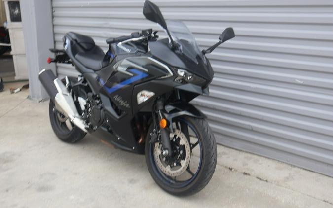 2025 Kawasaki Ninja 500 ABS