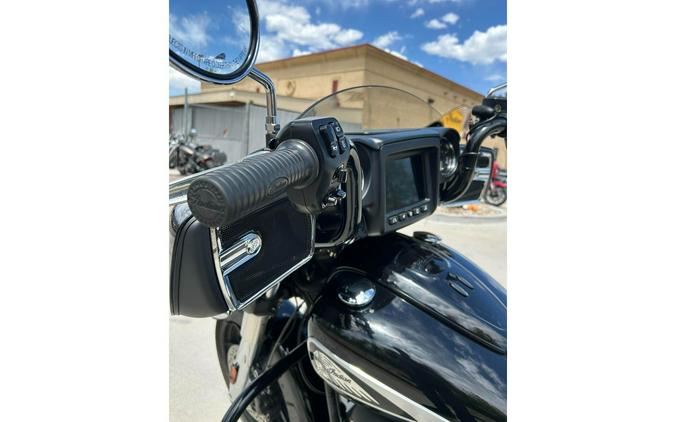 2022 CHIEFTAIN, BLACK METALLIC, 49ST - Indian Motorcycle