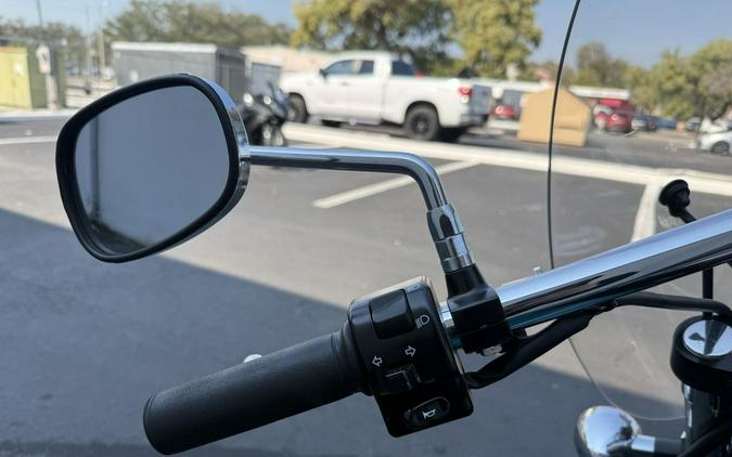 2022 Kawasaki Vulcan 900 Custom