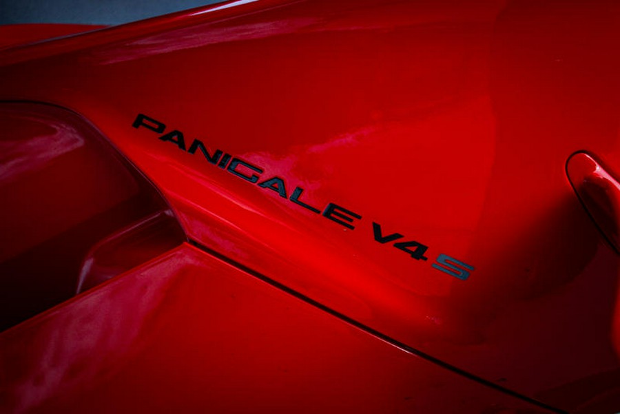 2025 Ducati Panigale V4 S Ducati Red