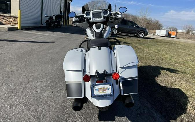 2024 Indian Motorcycle® Chieftain® Dark Horse® w/Powerband Audio Pkg Ghost White Metallic Smoke wit