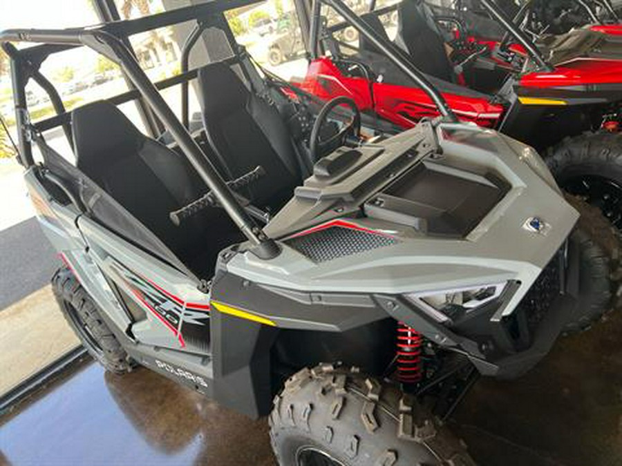 2025 Polaris RZR 200 EFI