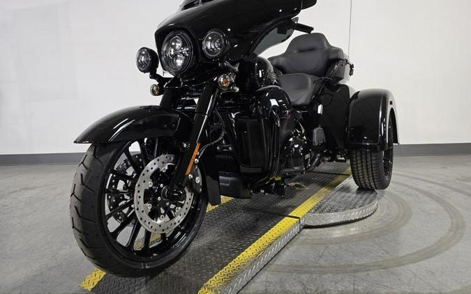 2025 Harley-Davidson® FLHTCUTG - Tri Glide® Ultra
