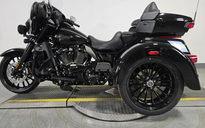 2025 Harley-Davidson® FLHTCUTG - Tri Glide® Ultra