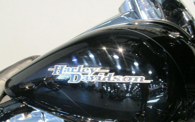 2015 Harley-Davidson® FLHXS - Street Glide® Special