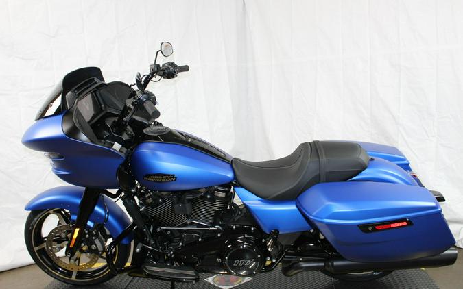 2026 Harley-Davidson® Road Glide® AURORA BLUE DNM