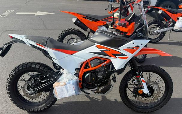 2026 KTM Adventure 390 R