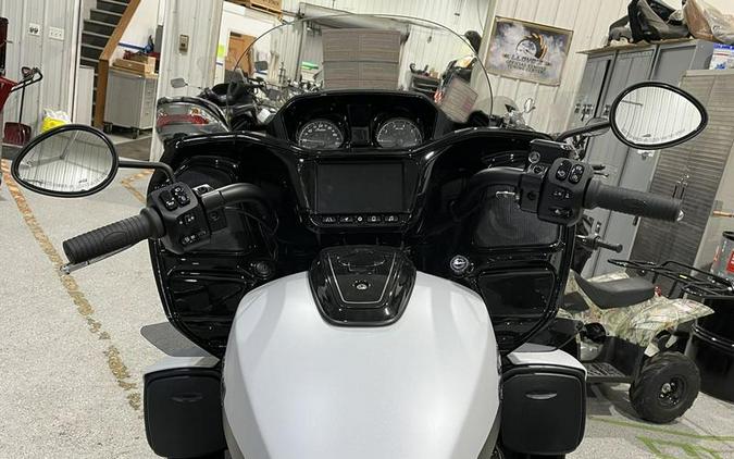 2024 Indian Motorcycle® Pursuit® Dark Horse® w/PowerBand Audio Pkg Icon Ghost White Metallic Smoke