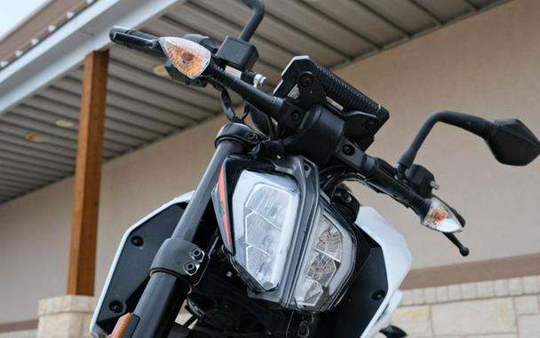 Used 2022 KTM Duke 390