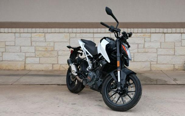 Used 2022 KTM Duke 390