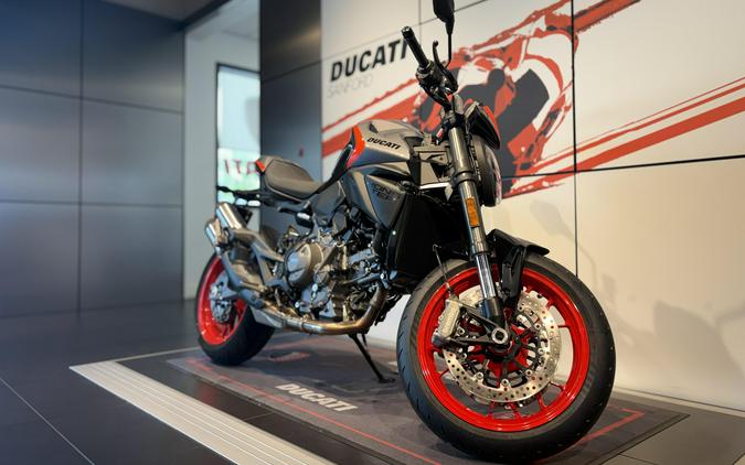 2026 Ducati MONSTER V2