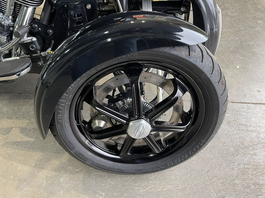 2019 Indian Motorcycle® Chieftain® Limited Thunder Black Pearl