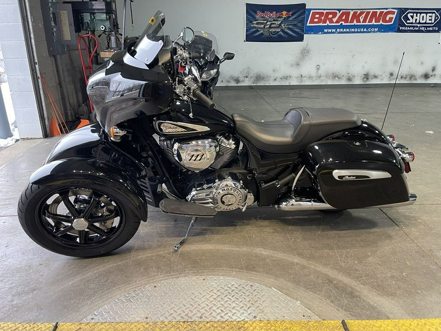 2019 Indian Motorcycle® Chieftain® Limited Thunder Black Pearl