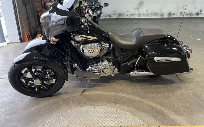 2019 Indian Motorcycle® Chieftain® Limited Thunder Black Pearl