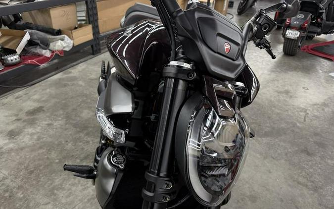 2026 Ducati XDiavel V4 Black Lava