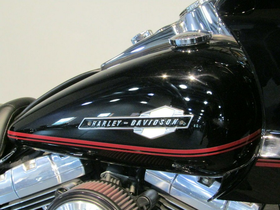 2013 Harley-Davidson® FLD - Dyna® Switchback™
