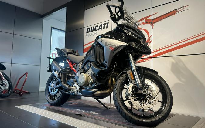 2025 Ducati MULTISTRADA V4S TRAVEL RADAR