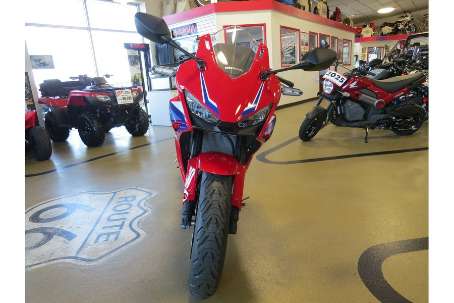 2025 Honda CBR500R ABS