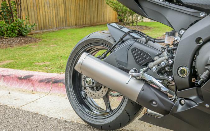 2026 YAMAHA YZF-R6 RACE