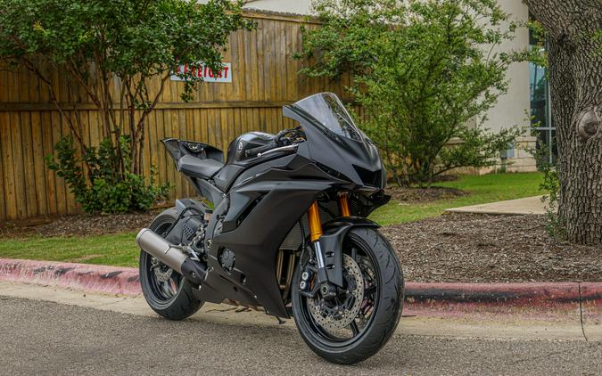 2026 YAMAHA YZF-R6 RACE
