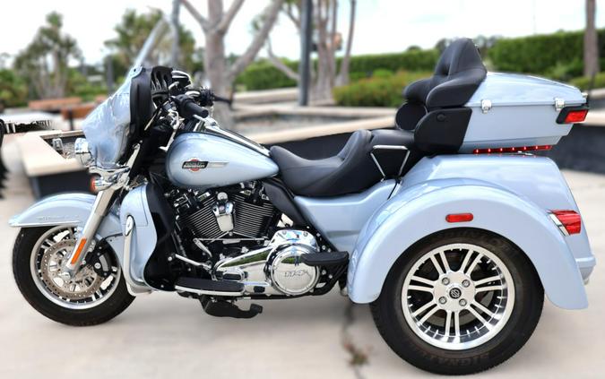 2023 Harley-Davidson Tri Glide Ultra FLHTCUTG