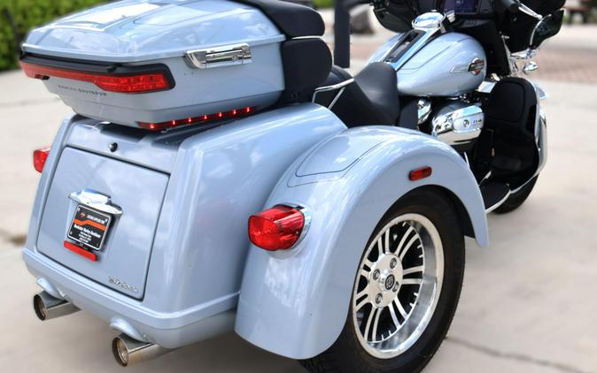 2023 Harley-Davidson Tri Glide Ultra FLHTCUTG