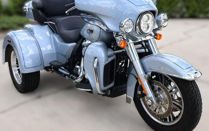 2023 Harley-Davidson Tri Glide Ultra FLHTCUTG