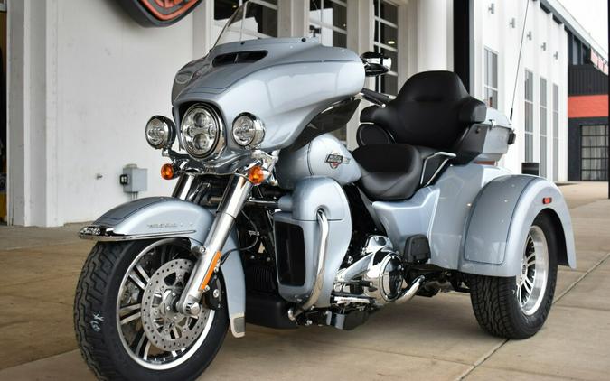 2023 Harley-Davidson Tri Glide Ultra FLHTCUTG