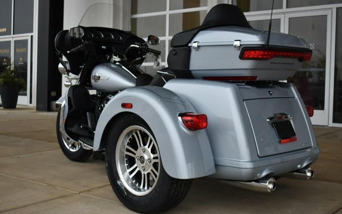 2023 Harley-Davidson Tri Glide Ultra FLHTCUTG
