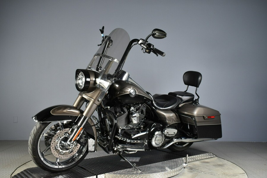 2014 Harley-Davidson<sup>®</sup> Cvo Road King