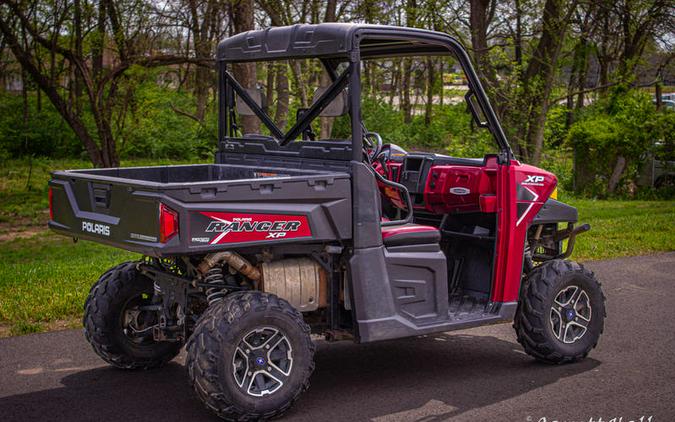 2016 Polaris® RANGER XP® 900 EPS Sunset Red LE