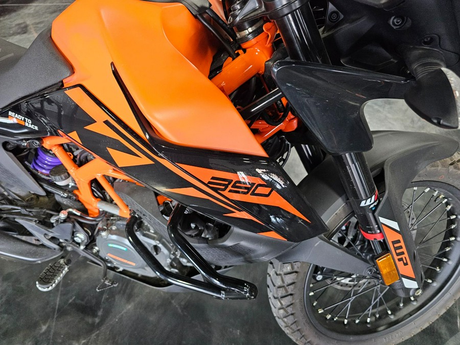 2024 KTM Adventure 390