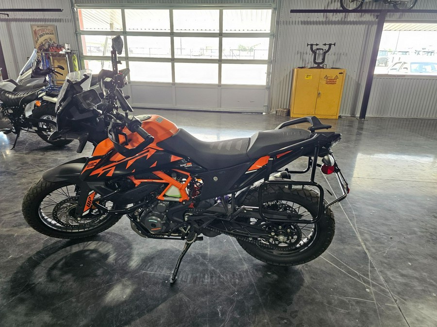 2024 KTM Adventure 390